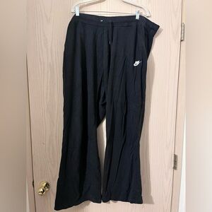 Women's plus Nike Black lounge pants